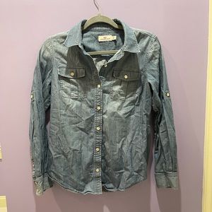 Vineyard vines washed denim button down top